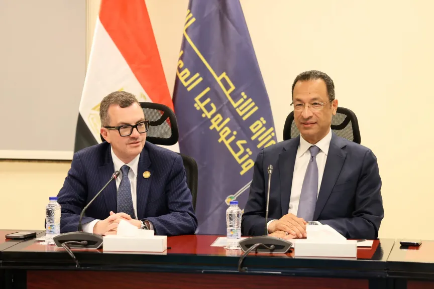 وزراء الاتصالات والتخطيط والمالية يبحثون التعاون لتعزيز التحول الرقمي وترتيب اتفاقيات مع شركات عالمية كبرى