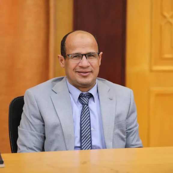 نجاح جراحة دقيقة ومعقدة لشاب يعاني من تشوهات شديدة بالعمود الفقري جامعة الأزهر