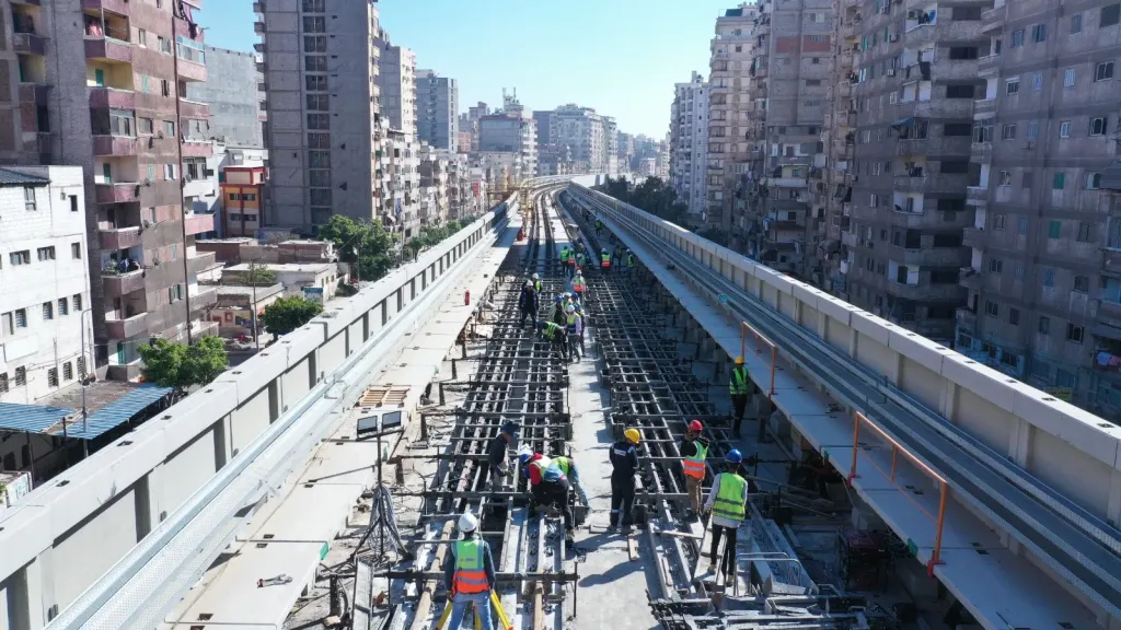 مترو الإسكندرية.. نقلة حضارية كبرى تربط المدينة من أبو قير حتى برج العرب