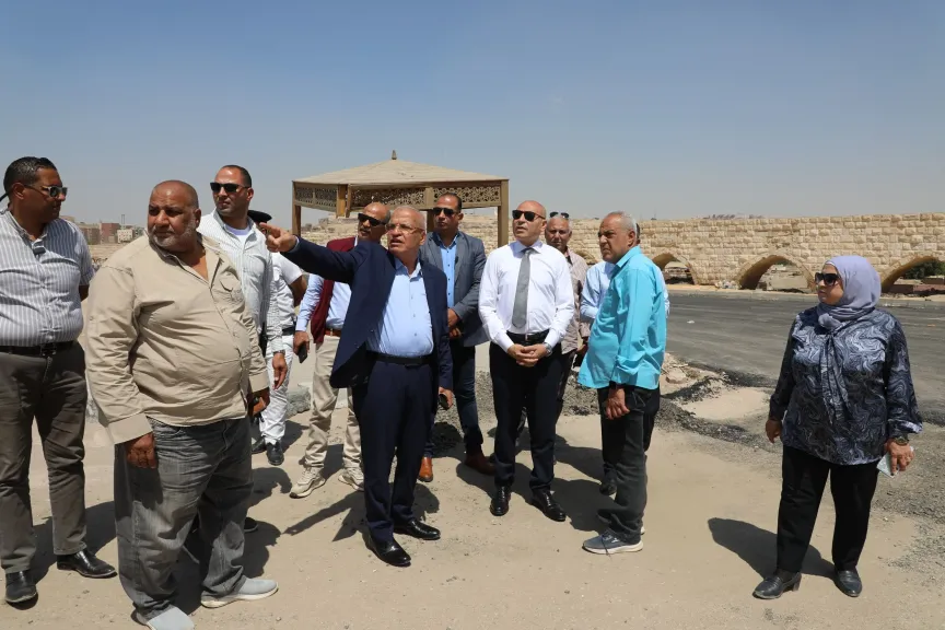 محافظ القاهرة يتفقد ميدان السيدة عائشة للاطلاع على اعمال التطوير