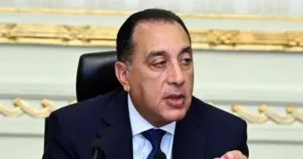 رئيس الوزراء يتفقد اليوم الحفار المصري ”القاهر-2” بالبحر المتوسط