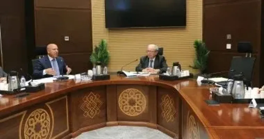 نائب رئيس الوزراء للشئون الاقتصادية يستعرض مع وزير النقل مشروع شبكة القطار السريع