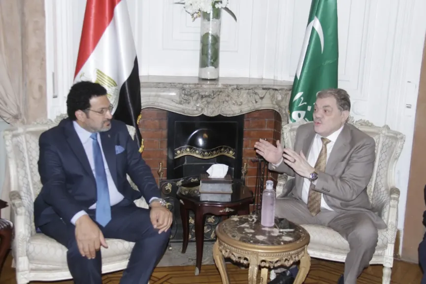 عاطف حسان ينضم للوفد ويضع رؤية للتعافي الاقتصادي