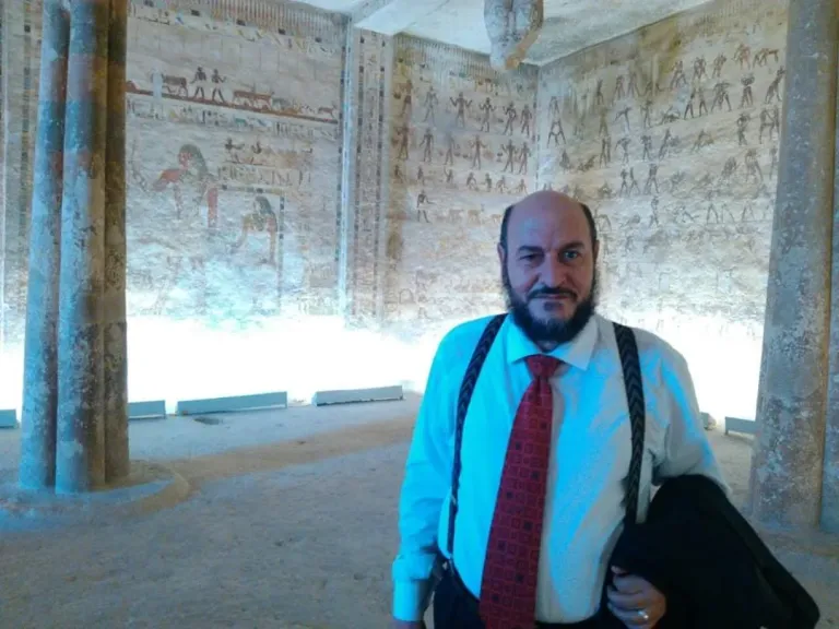 الكاتب الصحفى محمود الشاذلى يكتب : حضارات راسخه وأوجاع مشروعه .
