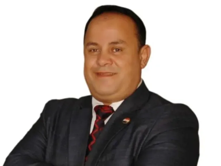 الإعلامى علاء خليل يكتب ..العمل العام بين الطموح والتطبيق