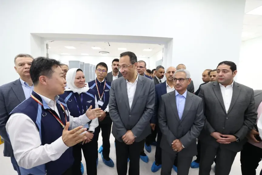 وزير الاتصالات يتفقد مصنع سامسونج ببني سويف ويؤكد دعم توطين صناعة الإلكترونيات وزيادة الاستثمارات الأجنبية