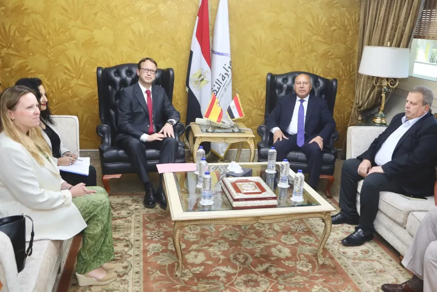 وزير النقل يستقبل السفير الاسباني بالقاهرة لبحث التعاون في قطاعات النقل المختلفة