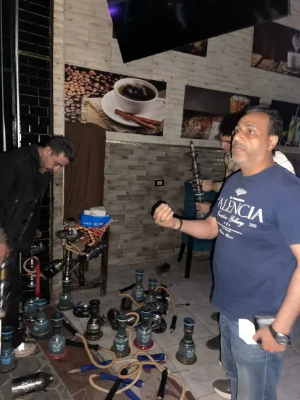محافظ الجيزة يقود حملات غلق للمخالفين ويكثف النظافة بالطالبية والعمرانية والهرم
