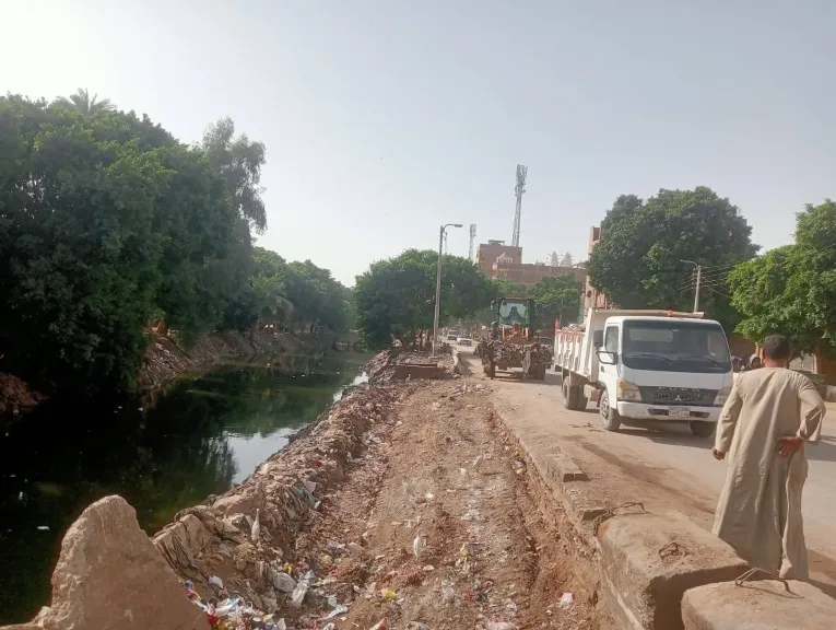 محافظ أسيوط: حملات النظافة مستمرة بمركز أبنوب ورفع 58 طن مخلفات