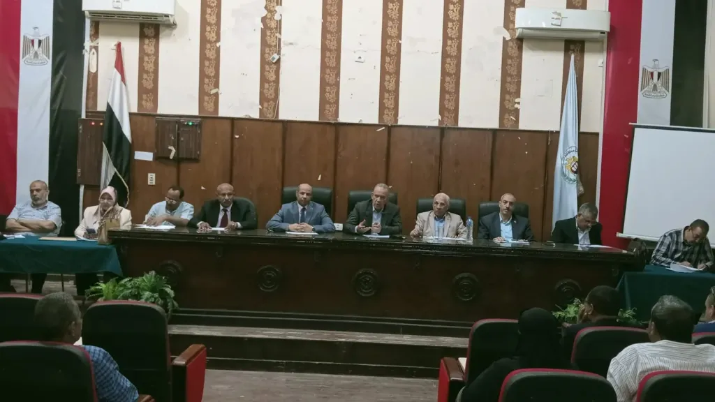 وكيل وزارة التعليم بأسيوط يترأس لجنة التجديد للقيادات الوسطى لشغل وظيفة