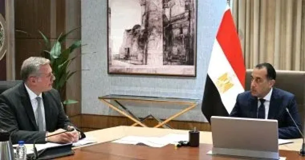 رئيس الوزراء يلتقى وزير البترول والثروة المعدنية لمتابعة عددٍ من ملفات العمل