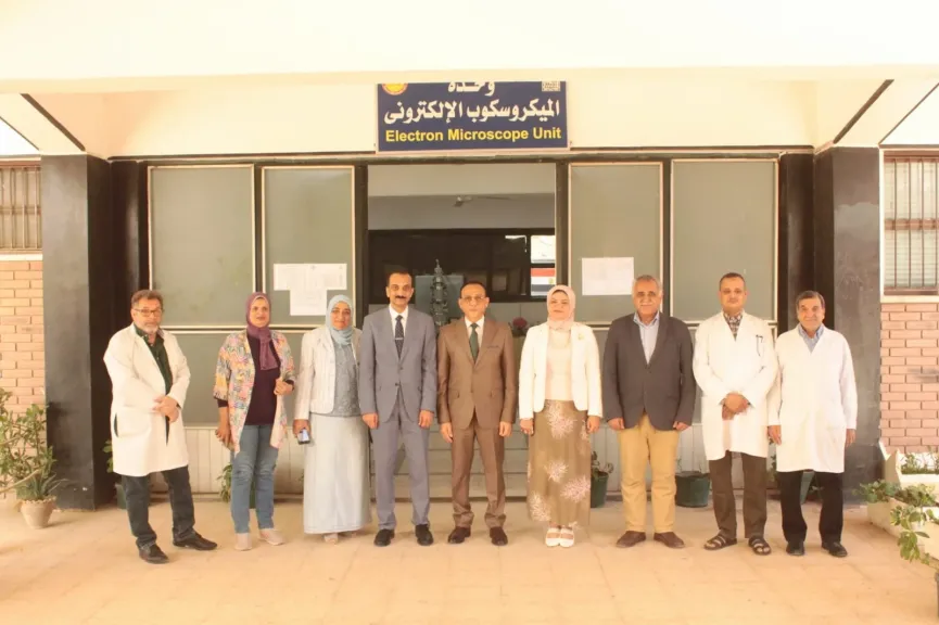 جامعة أسيوط تنظم الدورة التدريبية (23) لاستخدامات الميكروسكوب الإلكتروني