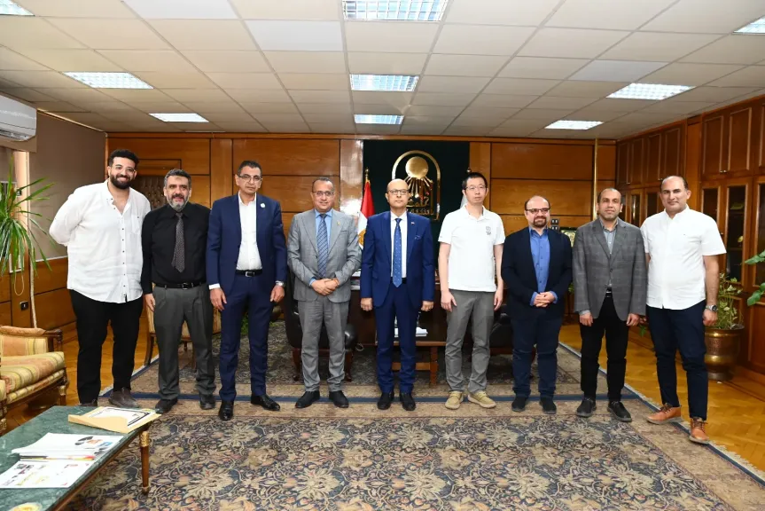 الدكتور المنشاوي يستقبل الجراح العالمي «Zhegang Zhou» خلال ورشة