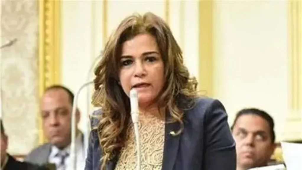 سحر طلعت مصطفى تسأل عن غياب ملاحظات «المحاسبات» على السياحة والطيران