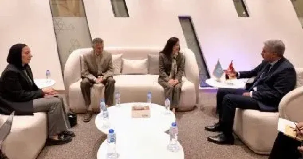 وزير السياحة يلتقى الممثل المقيم لبرنامج الأمم المتحدة الإنمائى فى مصر
