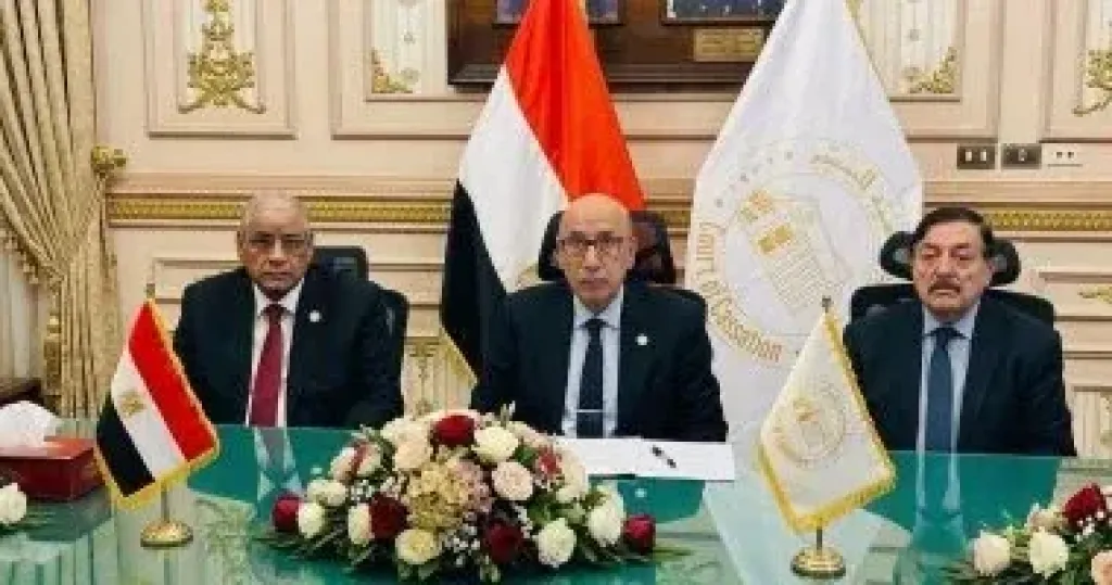 رئيس محكمة النقض يوقع مذكرة تفاهم مع الجامعة الأمريكية في دبي لتعزيز التعاون