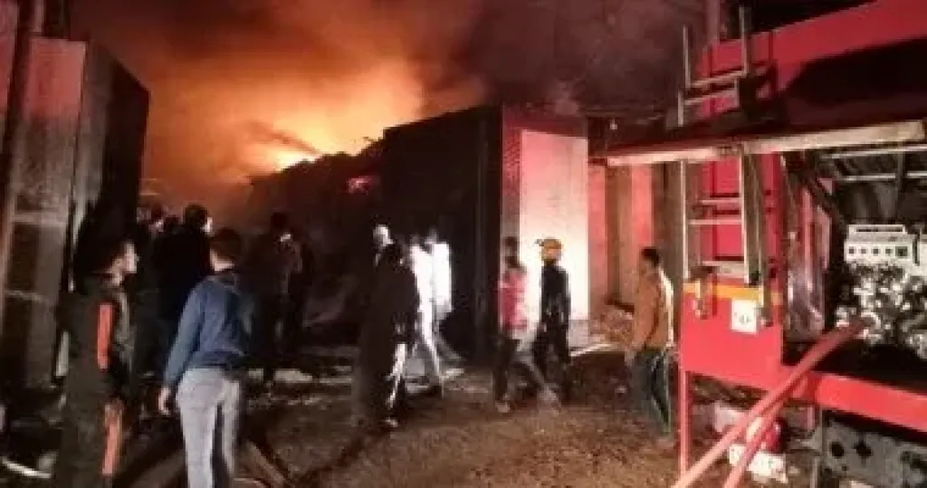 حريق هائل يلتهم مصنع قطن على مساحة ألف متر بالمحلة