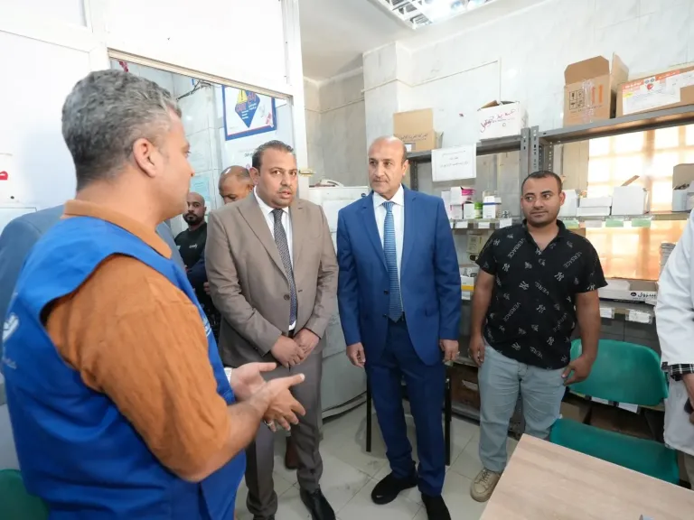 محافظ أسيوط يتفقد قافلة طبية مجانية بالقوصية .. إقبال كبير وتوقيع الكشف