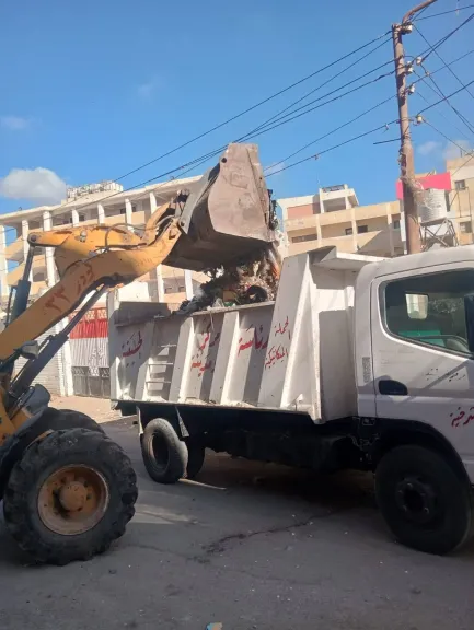 صباح الجمعة رئيس الحسينية يواصل جهوده المكثفة في منظومة النظافة