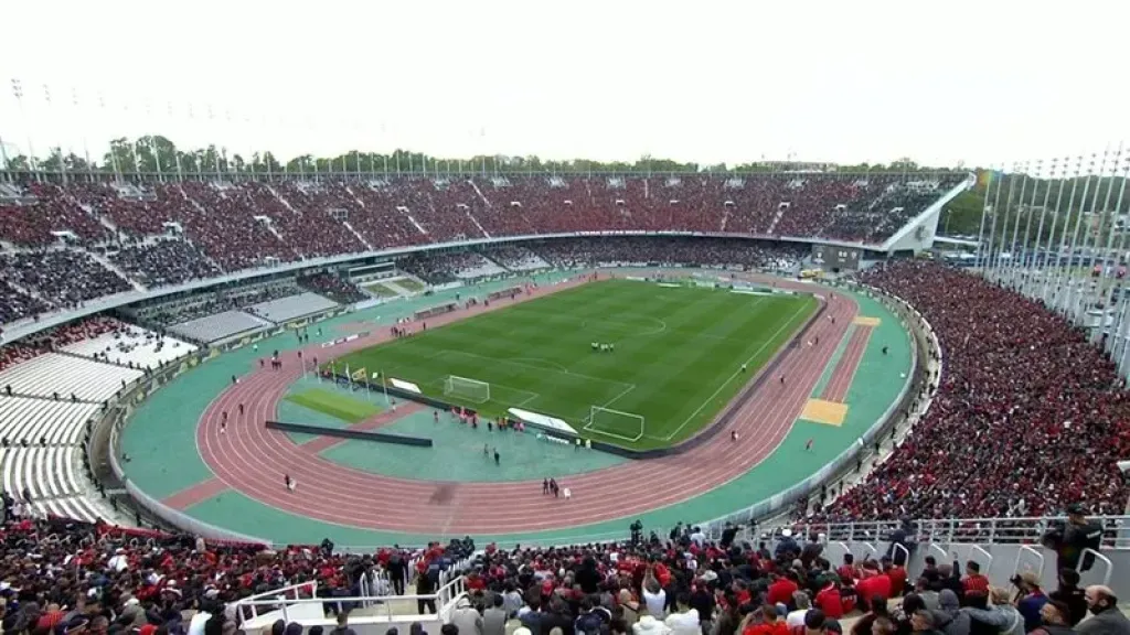 حضور جماهيري كبير لمشجعي اتحاد العاصمة في استاد 5 يوليو قبل موقعة الزمالك