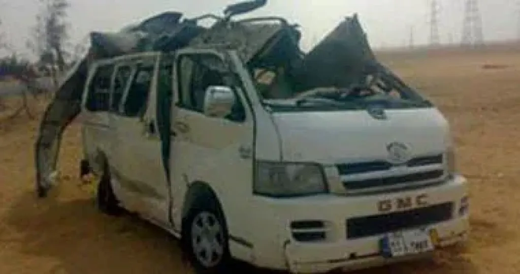 إصابة 6 إشخاص إثر انقلاب ميكروباص فى جسر السويس