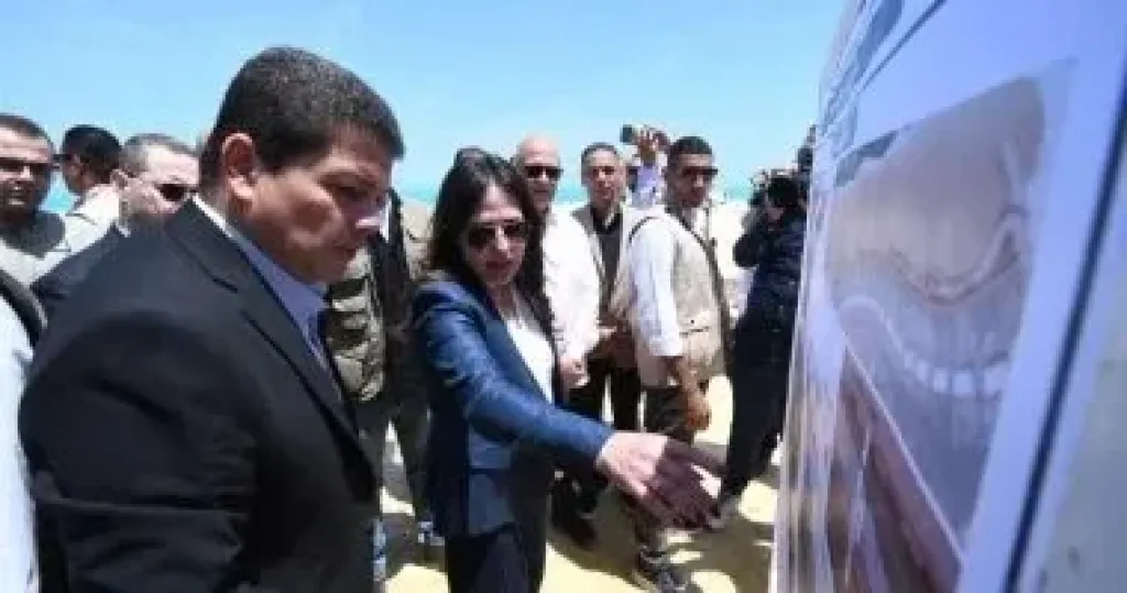 وزيرة الإسكان تتفقد بوغاز منطقة 24 والممشى السياحى الرابط من مارينا 5 إلى مارينا 7