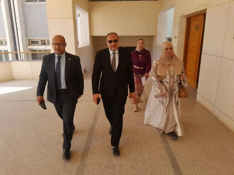 نائب رئيس جامعة الأزهر للوجه القبلي يشهد فعاليات اليوم العلمي بكلية طب البنات بأسيوط