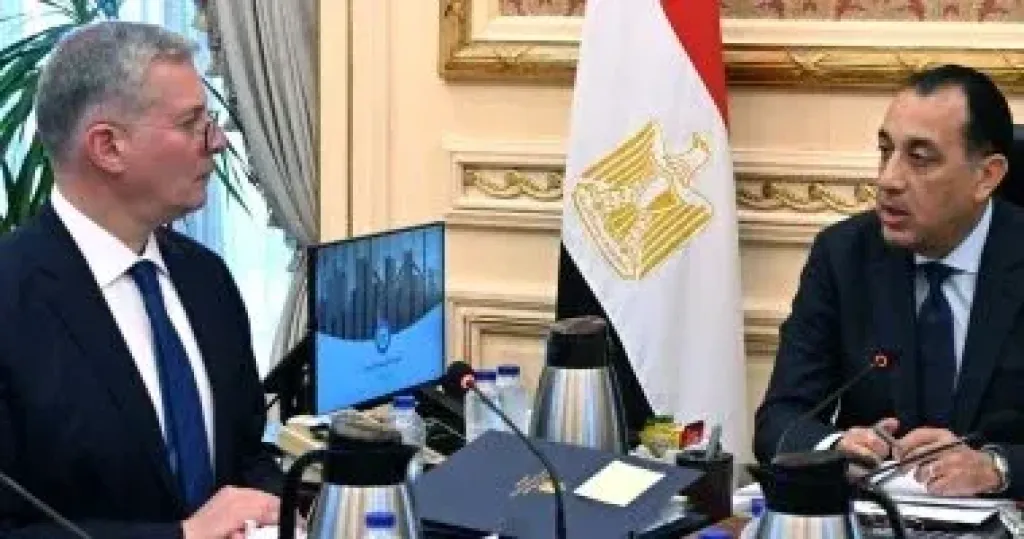 رئيس الوزراء يتابع الموقف التنفيذى للمشروعات الخاصة بصناعات خام الفوسفات