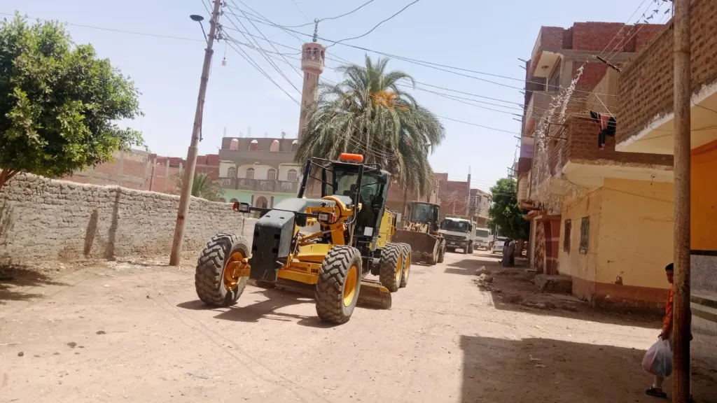 محافظ أسيوط: استمرار حملات تسوية وتمهيد الشوارع بقرى القوصية