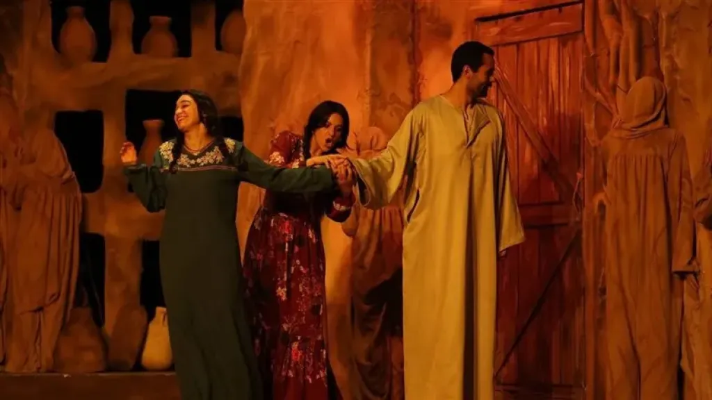 متولي وشفيقة” يواصل عروضه على مسرح الطليعة ويرفع شعار ”كامل العدد”