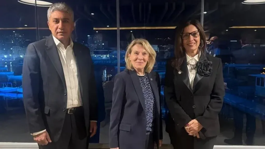 وزيرة الثقافة تبحث مع نظيرتها الفرنسية دعم التبادل بمجالات السينما والمسرح والموسيقى