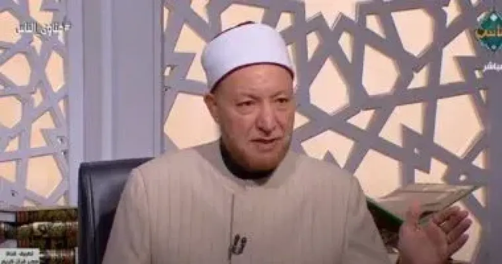 هل تمنع تماثيل الديكور دخول الملائكة للبيت؟.. أمين الفتوى يجيب