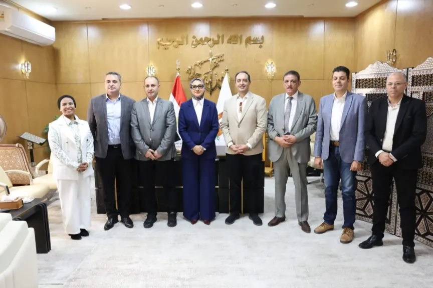 محافظ الوادي  تستقبل عمرو عثمان لتعزيزجهود  الاستراتيجية القومية لمكافحة المخدرات