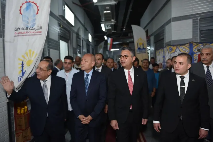 وزير التموين ومحافظ القاهرة يفتتحان معرض “أهلاً بالعيد” بالسوق الحضاري بحدائق القبة