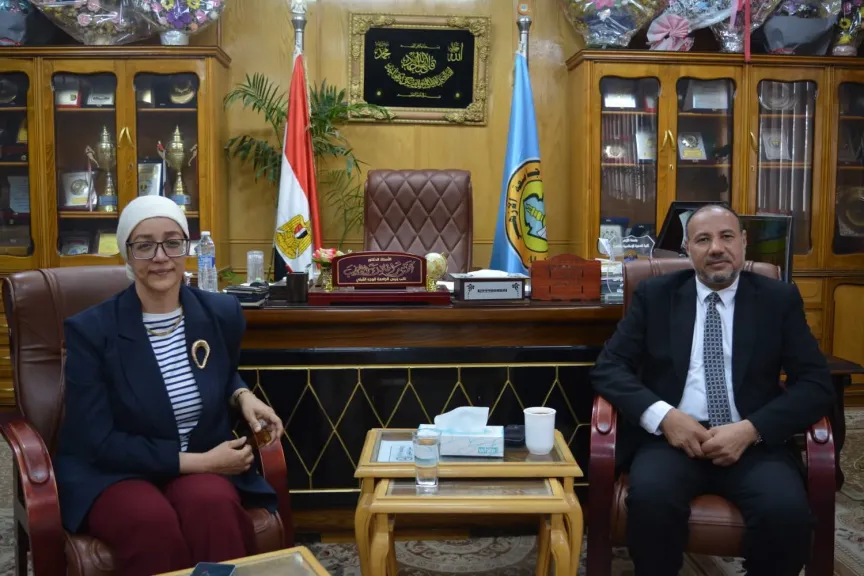 نائب رئيس جامعة الأزهر للوجه القبلي يستقبل مديرة  معهد تكنولوجيا المعلومات IT