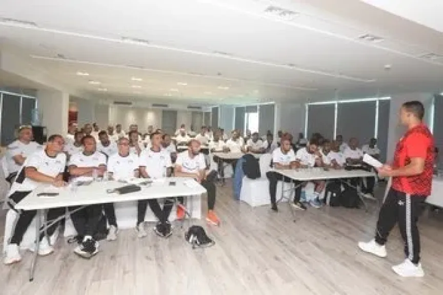 10 مجموعات تدريبية اليوم في الدورة التخصصية لمدربي حراس المرمى