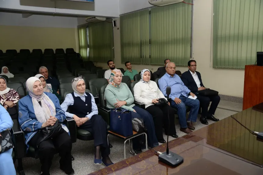 كلية الطب بجامعة أسيوط تعقد دورة تدريبية متخصصة حول لائحة طلاب البكالوريوس