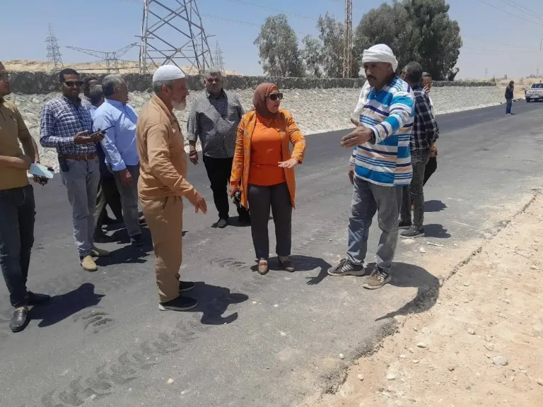 محافظ أسيوط: استمرار أعمال رصف طريق الجبانات بدشلوط في ديروط