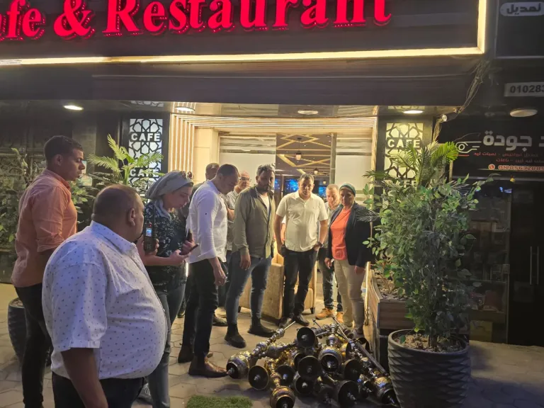 حملات مكثفة بالطالبية لضبط المحال السياحية المخالفة