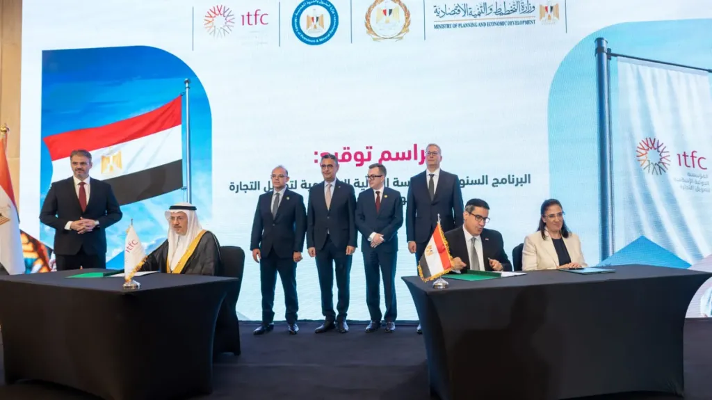 وزير البترول يشهد توقيع برنامج تمويلي بـ800 مليون دولار لدعم قطاع الطاقة