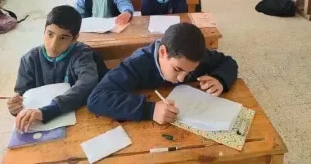 حزم وانضباط ببنها.. إحالة مسؤول للتحقيق خلال متابعة امتحانات النقل بالقليوبية