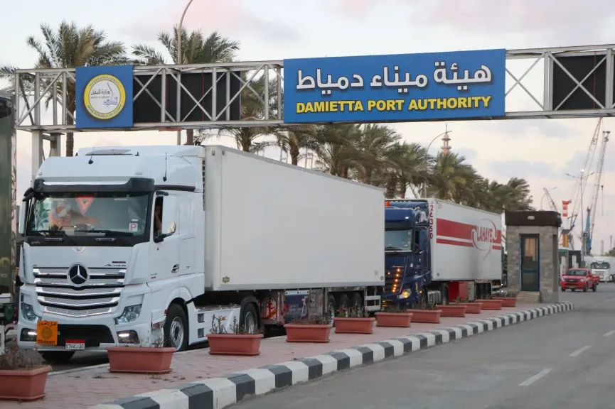 نشاط  في حركة الترانزيت  خط “الرورو” بميناء دمياط  لتدفق البضائع لأسواق الخليج