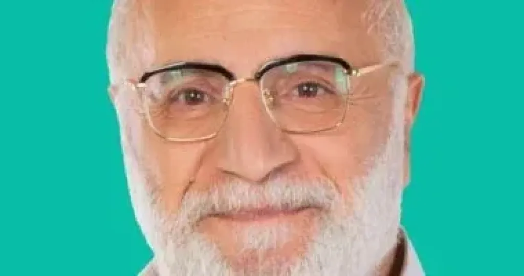 عزت زين يشارك في مسرحية زائد واحد على مسرح الهناجر