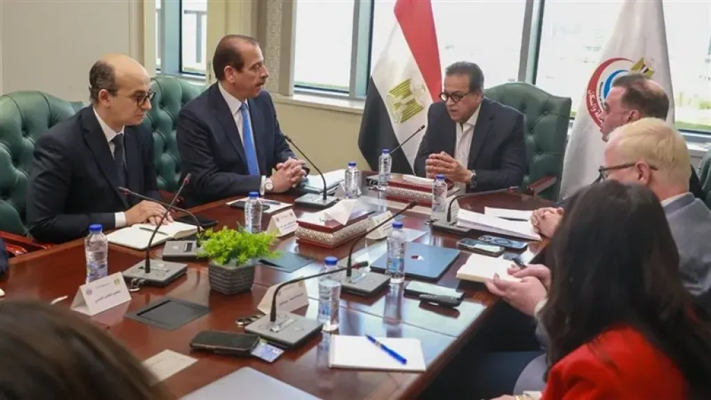 وزير الصحة يبحث إطلاق حملة وطنية لرفع الوعي