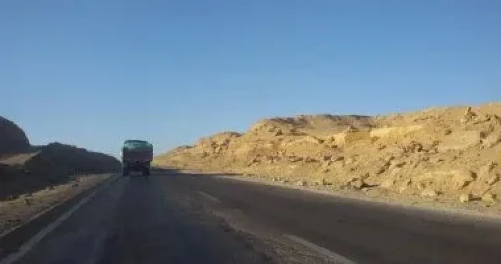 نصائح وإرشادات المرور لتجنب حوادث السيارات بسبب ارتفاع حرارة الجو