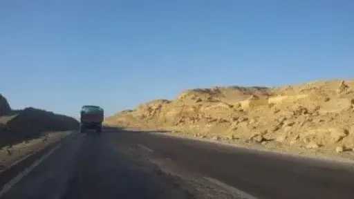 نصائح وإرشادات المرور لتجنب حوادث السيارات بسبب ارتفاع حرارة الجو