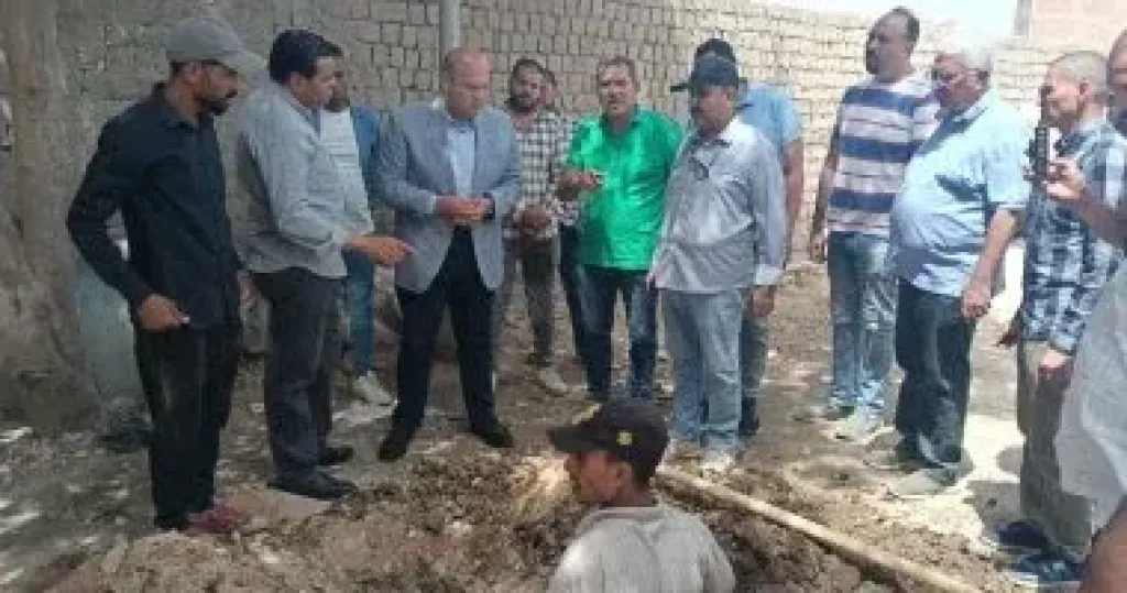نائب محافظ الجيزة يتابع تطوير ورصف طريق أم دينار الرابط بمنشأة القناطر