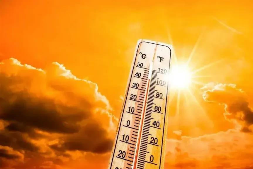 طقس اليوم حار إلى شديد الحرارة وشبورة ورياح والعظمى بالقاهرة 35 درجة