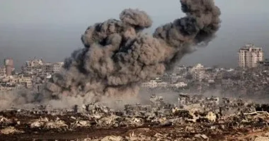 استشهاد فلسطيني وإصابة آخرين جراء قصف إسرائيلي على خان يونس ومدينة غزة