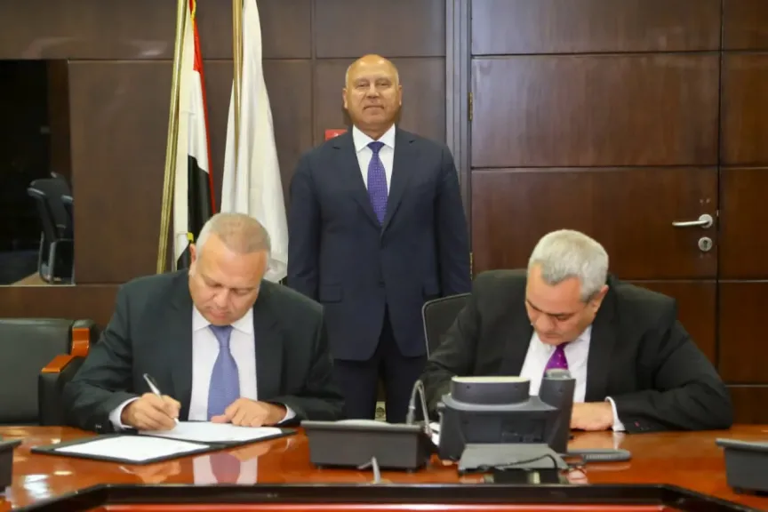 وزير النقل ..مذكرة تفاهم لمشروع تمويل  الميناء  الجاف والمنطقة اللوجيستية  بمدينة برج العرب على  مساحة 133 فدان